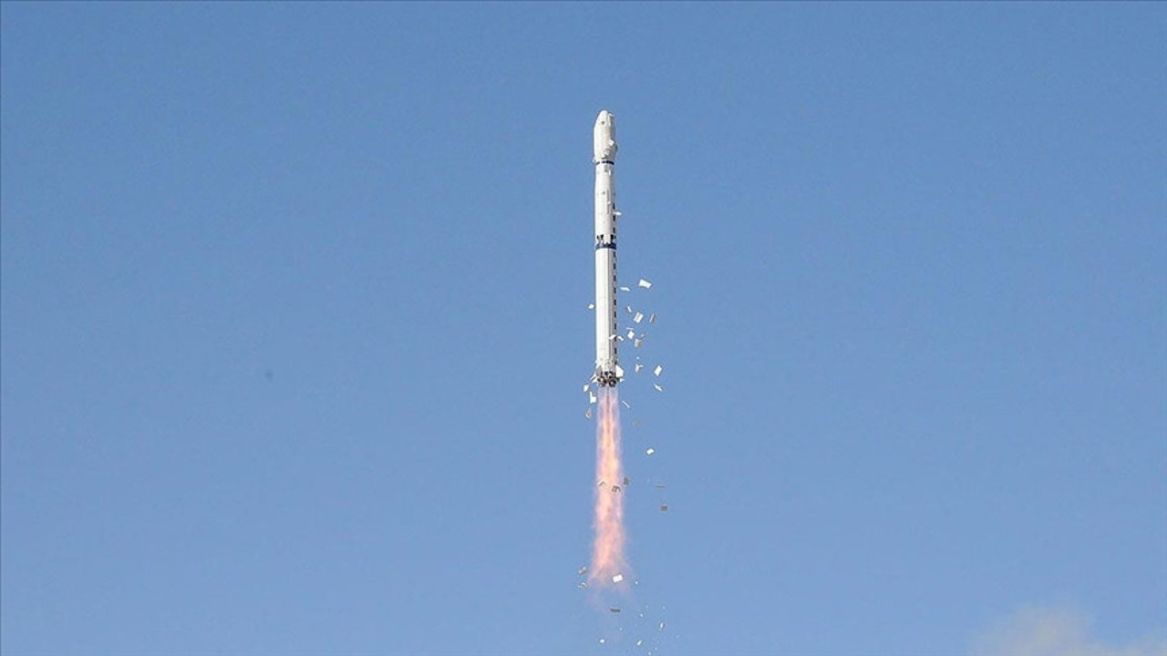 Çin tek seferde 41 uyduyu uzaya yolladı. Rekor kırdı