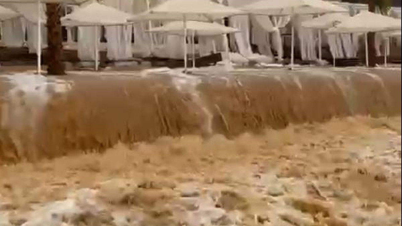 Sel suları koca şehri yıktı geçti. Hayati tehlike uyarısı