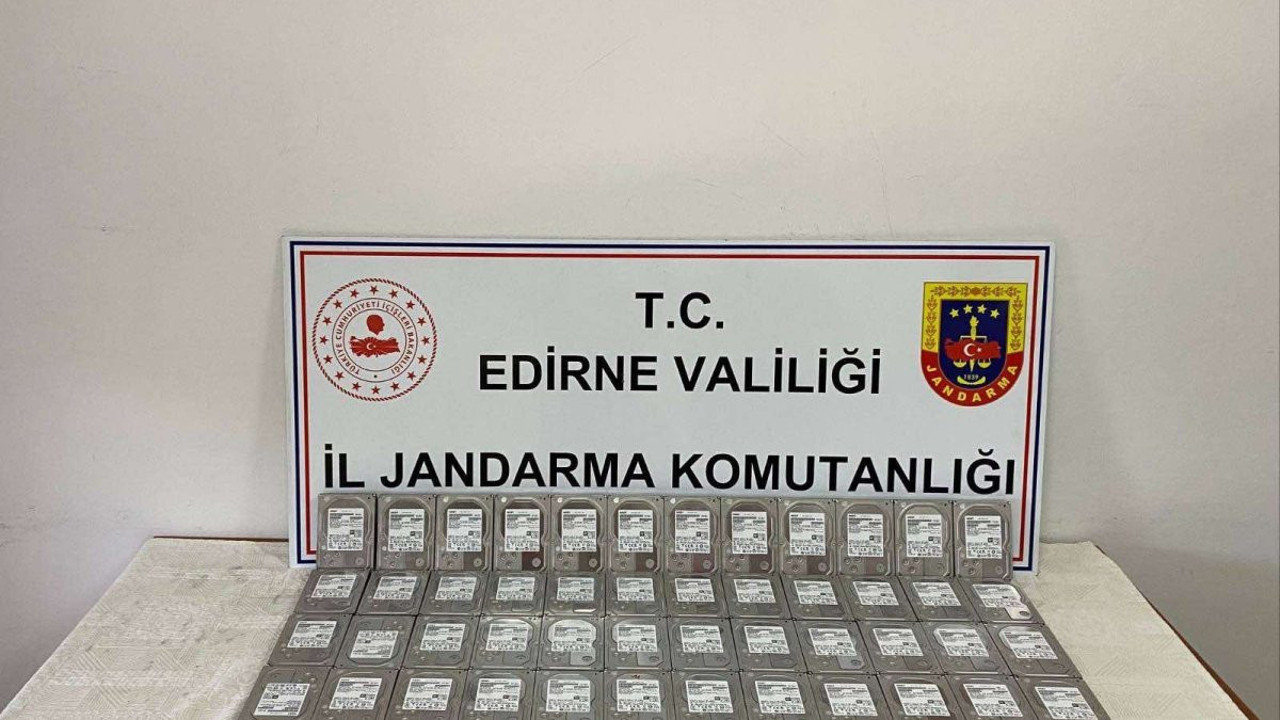 Kapıkule’de gümrük kaçağı 60 adet hard disk ele geçirildi