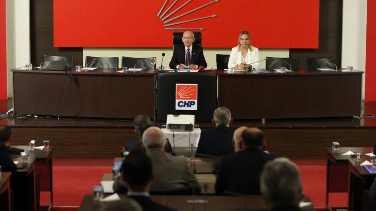 CHP'de kritik değişim toplantısı başladı