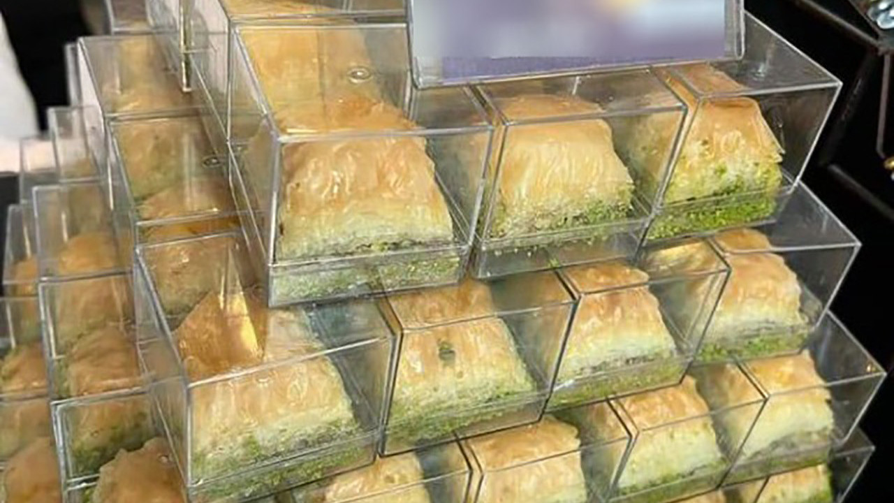 Bunu da gördün Türkiye. Bayramın vazgeçilmezi kilo ile değil tane ile satılıyor