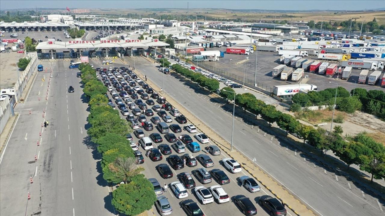 Türkiye'ye yabancı plakalı araçlarıyla gelecekler önemli uyarı