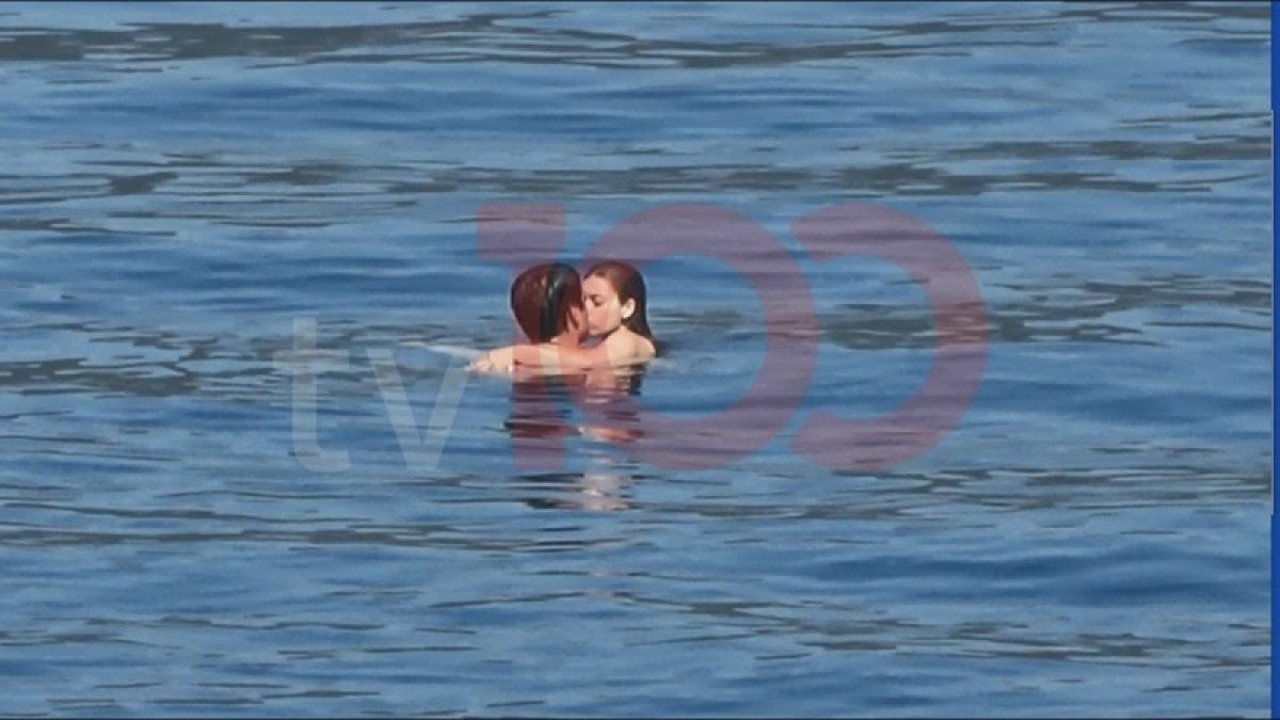 Yalı Çapkını aşıkları dudak dudağa yakalandı. Sosyal medya yıkıldı