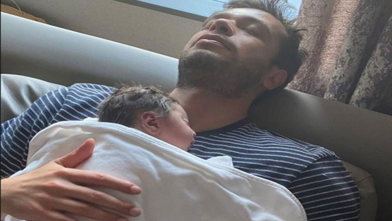 Çok Güzel Hareketler oyuncusu baba oldu