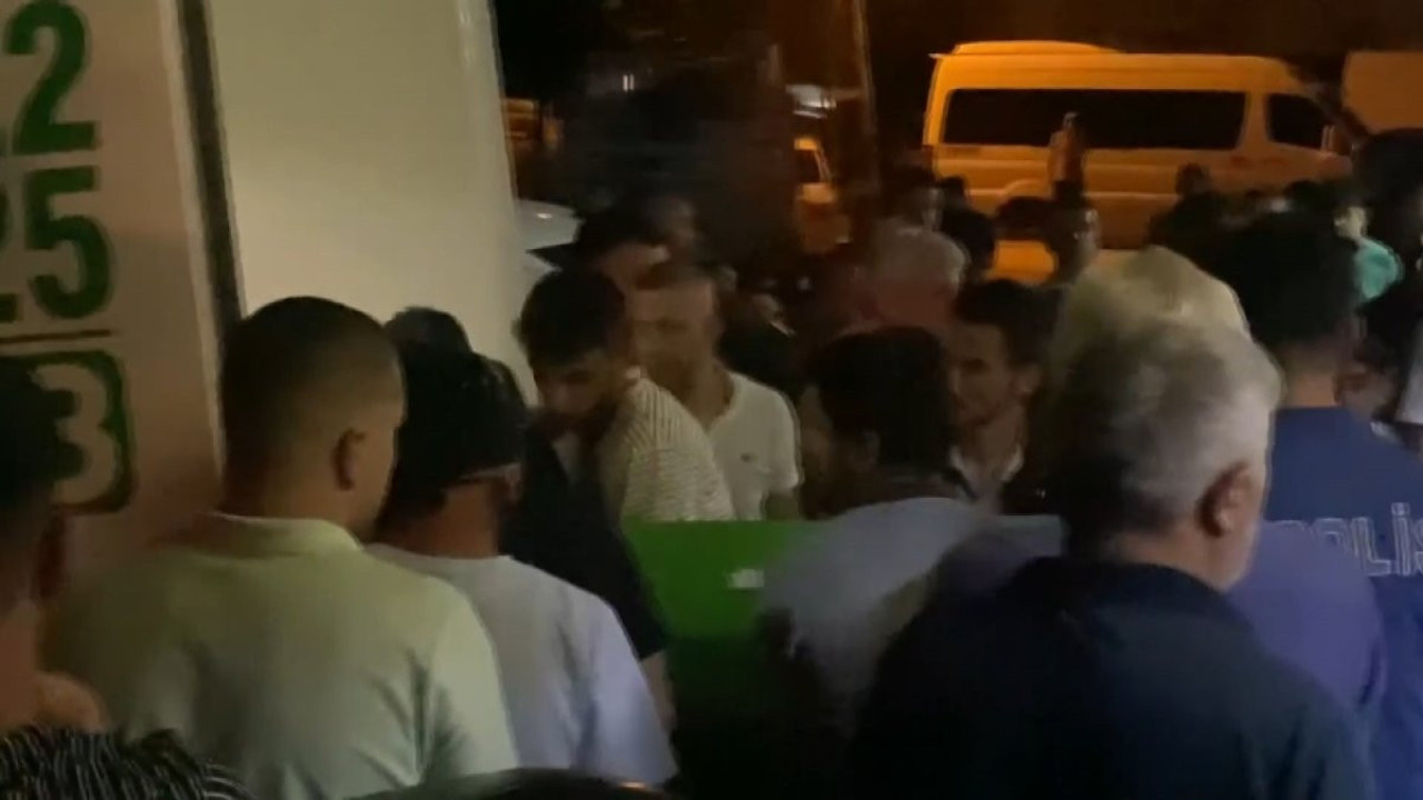 Kan donduran cinayet! Baba, oğlunu boğazından bıçakladı