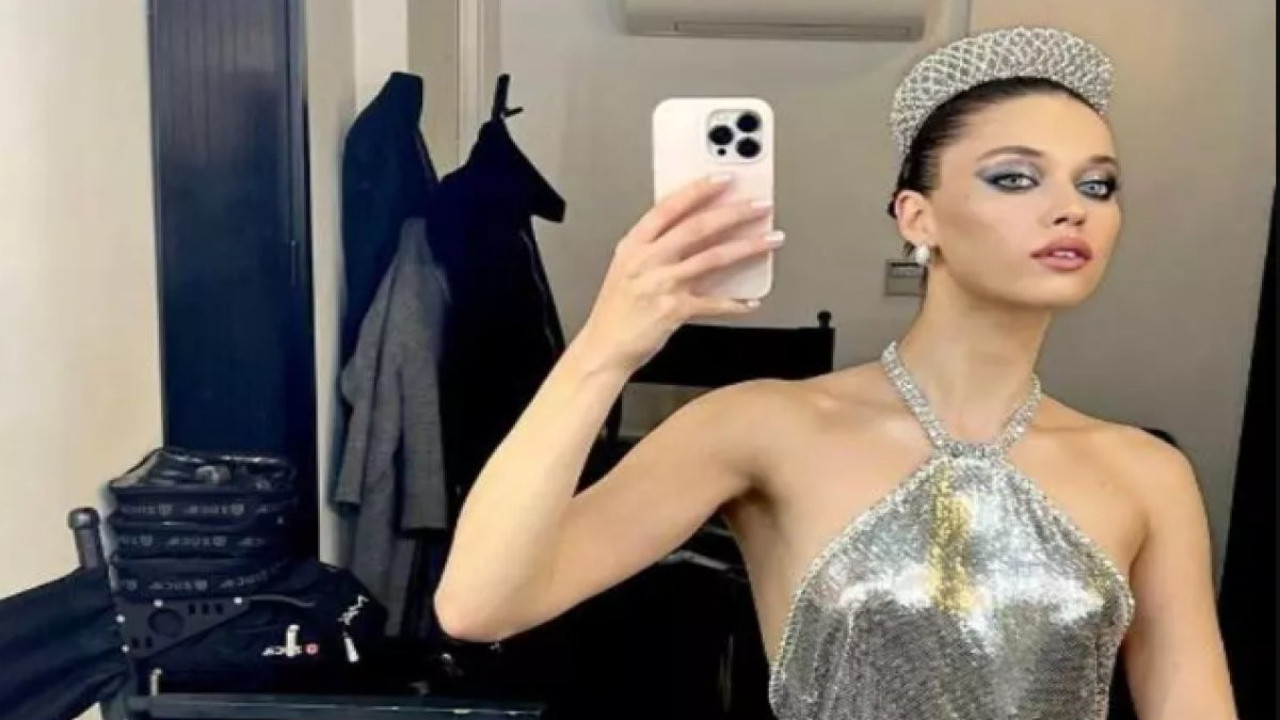 Ünlü oyuncu Afra Saraçoğlu makyajsız haliyle yorum yağmuruna tutuldu