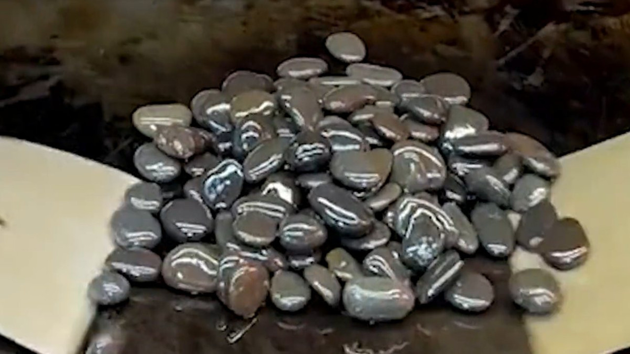 Sokak yemeği modasının son temsilcisi: Tavada kızartılmış taşlar