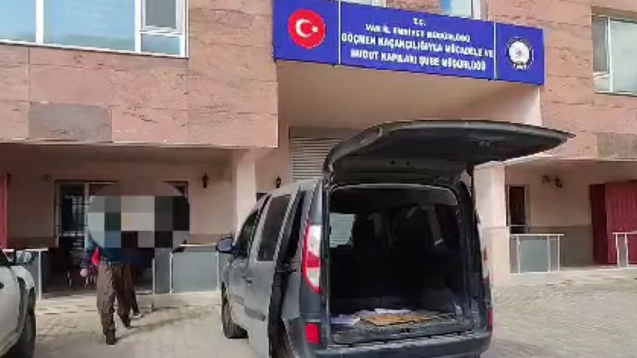 Göçmen kaçakçılığı yapan 4 şüpheli tutuklandı