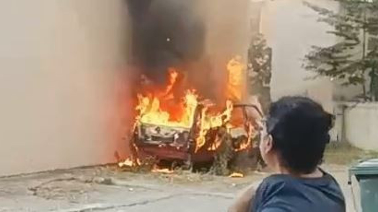 Torpille oynayan çocuklar araç yaktı