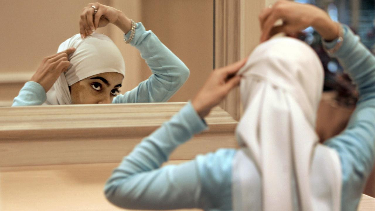 Fransa mahkemesi maçlarda başörtüsü takma yasağını onayladı