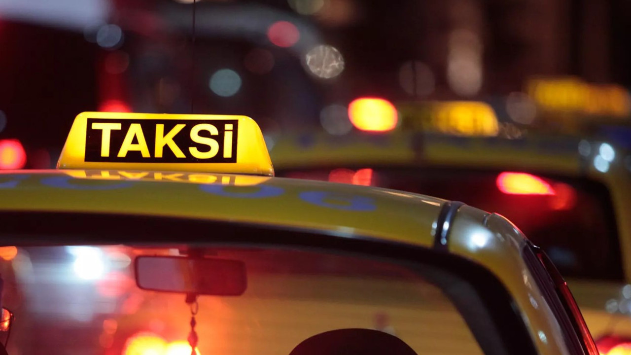 Şoför takside ölü bulundu