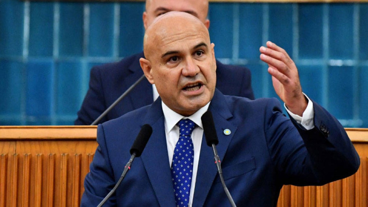 İYİ Partili Turhan Çömez'e AKP üyeliği şoku