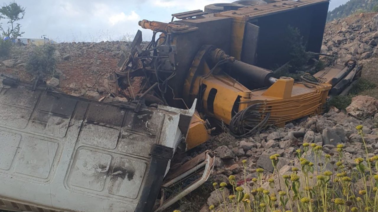 Vinç kamyonu uçuruma yuvarlandı: 1 yaralı
