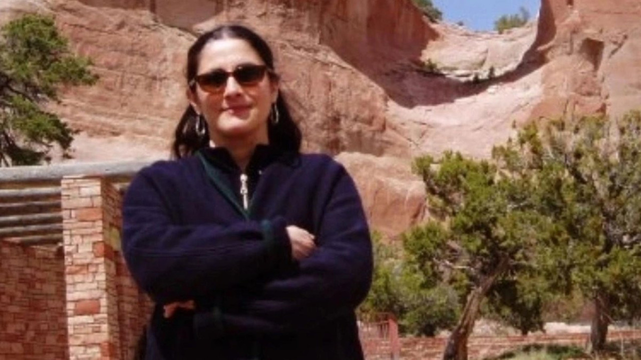 Tanınmış belgesel yönetmeni Zehra Tülin Sertöz hayatını kaybetti. TRT'nin acı kaybı