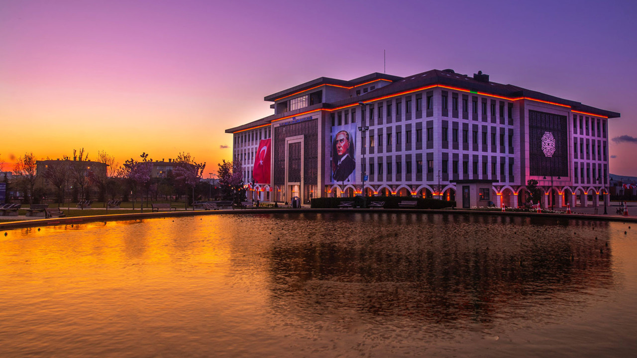 AKP’li belediye eğitim alanlarını satışa çıkardı