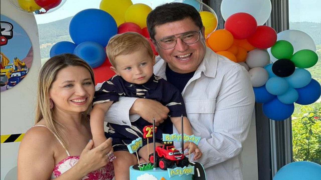 İbrahim Büyükak oğlunun doğum gününü memleketinde kutladı