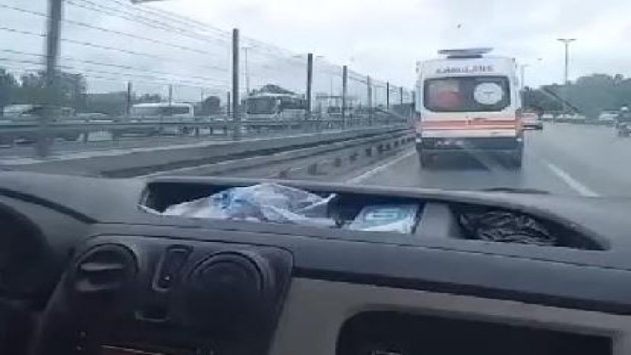 Ambulansın peşine takıldı takip mesafesini kaçırınca olanlar oldu