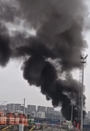 TIR dorsesi alev topuna döndü! İtfaiye seberber oldu - Resim : 3