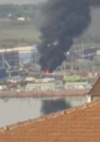 TIR dorsesi alev topuna döndü! İtfaiye seberber oldu - Resim : 2