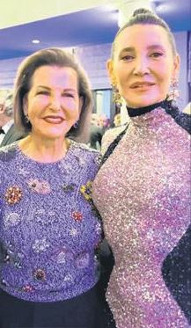 Vuslat Doğan’dan eski eşe sürpriz ziyaret: Ali Sabancı sahneden teşekkür etti - Resim : 11