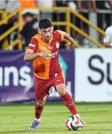 Ünlü futbolcu Yusuf Demir evlilik yolunda ilk adımı attı! “Bari burada oyna” - Resim : 1