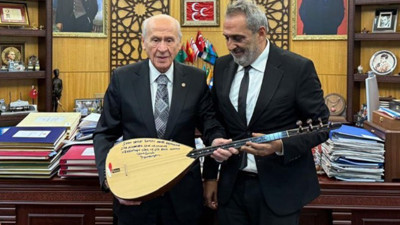 Bingöl’den Bahçeli’ye bağlama hediyesi