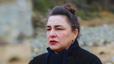 Sanat dünyasına isyan etmişti! Esra Dermancıoğlu Türkiye’yi terk etti