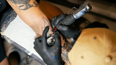 Çocuklarda dövme kaygısı büyüyor! Uzmanlar anlattı