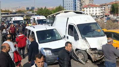 Domino etkisi gibi kaza! Çok sayıda yaralı var