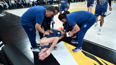 İlk yarıda Anadolu Efes'te peş peşe sakatlıklar