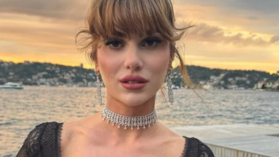 Nazlı Sabancı kıyafetlerini satışa çıkardı