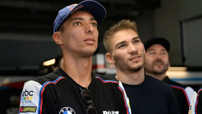 Toprak Razgatlıoğlu'na rakibi çarptı! Şampiyonluğu erteledi