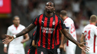 San Siro'da efsane geri dönüş! Milan liderlik koltuğuna oturdu