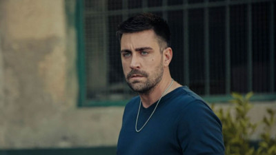 Çağlar Ertruğrul'dan 'bornozlu fotoğraf' açıklaması