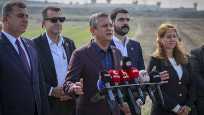 Özgür Özel'den Akın Gürlek'e 3 soru! 'Çok merak ediyorum...'