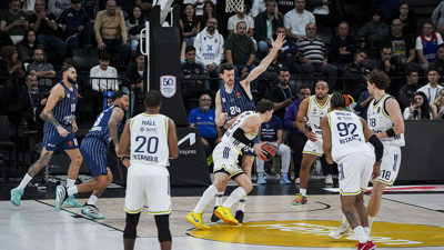 EuroLeague'de Türk derbisi nefes kesti: Son sözü Fenerbahçe söyledi!