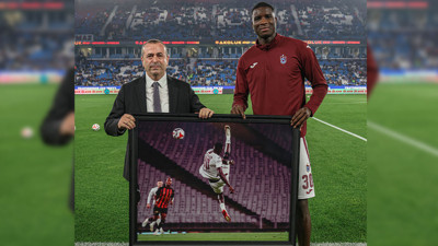 Onuachu Eyüpspor maçı öncesi ödülünü aldı!