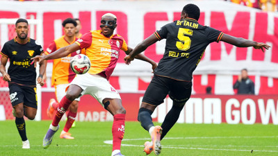 Osimhen dünyanın en golcü oyuncuları arasına girdi