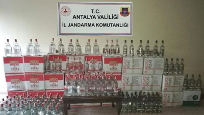 Manavgat’ta kaçak ve sahte içki operasyonu: 400 litre çıktı...