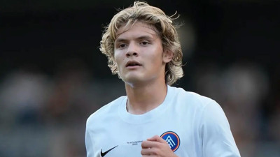 Galatasaray taraftarları yuhalamıştı! Efe Akman yeni takımında ilk maçında gündem oldu