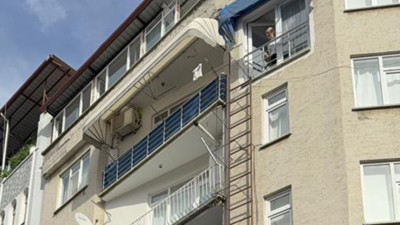 Evinde silahla vurulmuş halde bulundu!