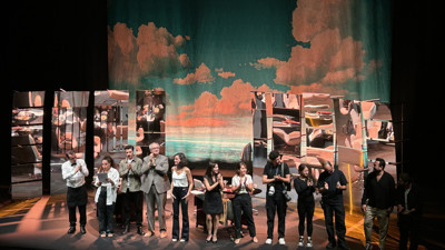 "Fora" oyununun prömiyeri, 29. İstanbul Tiyatro Festivali'nde izleyiciyle buluştu