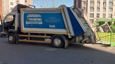 Çöp kamyonunun çarptığı belediye işçisi hayatını kaybetti