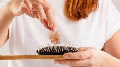 Uzmanı uyardı: Dökülen saçlar vücudun alarmı!