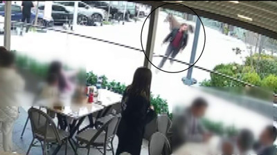 Başıboş at Ümraniye'de vatandaşları kovaladı