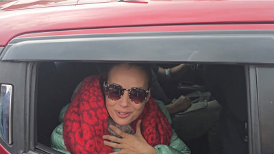 Trafik kazası geçiren Özge Namal taburcu oldu