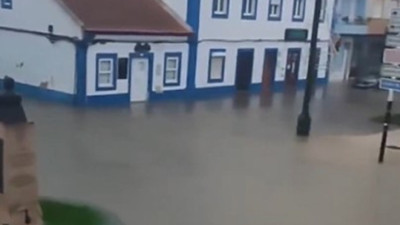 Portekiz'de sel! 2 ölü! 13 bin kişi elektriksiz kaldı