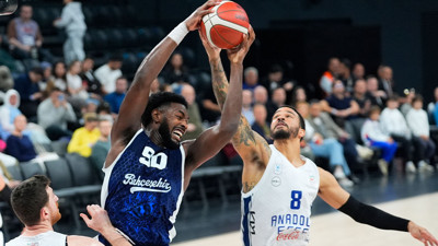 Bahçeşehir Koleji Anadolu Efes'i devirdi