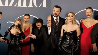 Sekizinci Aile galasında yer kapma savaşı! Hazal Kaya’nın hamlesine Melisa Döngel’den bel blokajı!