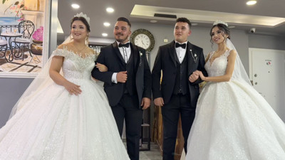 Evlatlar, babadan kalma geleneği yaşattılar: Kardeşler aynı gün evlendi